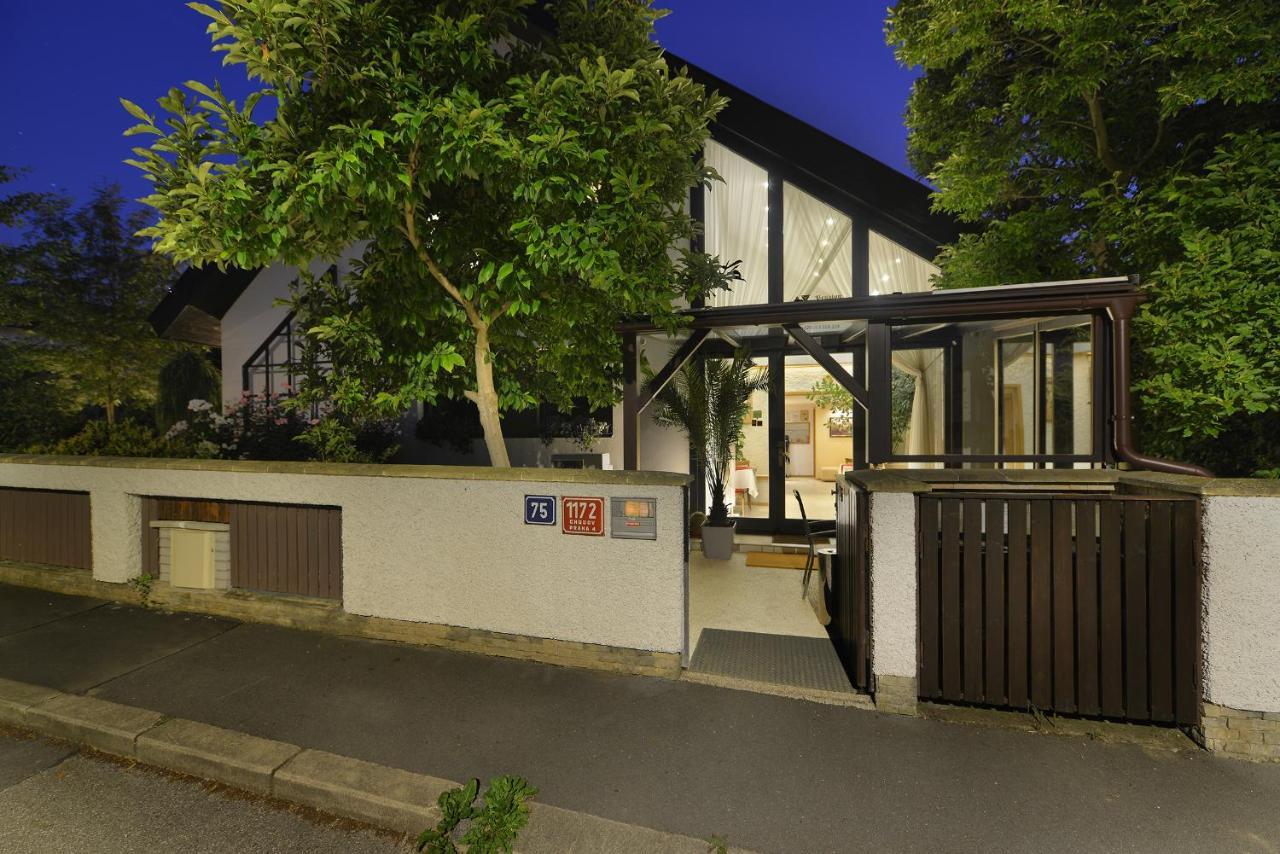 A. V. Pension Praha Dış mekan fotoğraf
