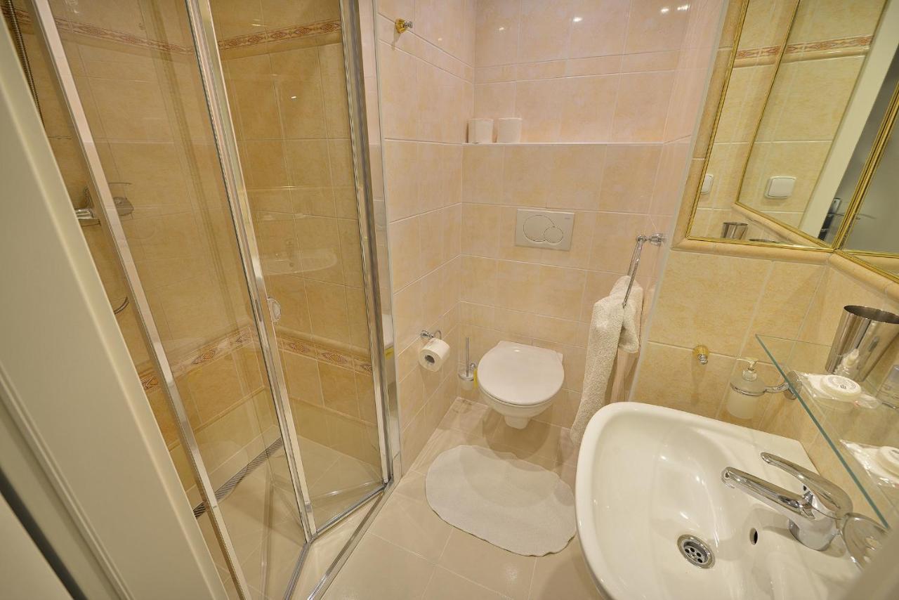 A. V. Pension Praha Dış mekan fotoğraf